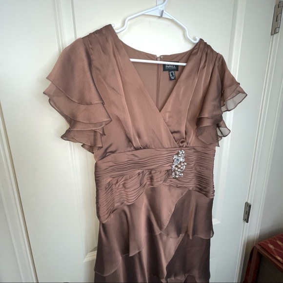 Adrianna Papell Occasions Flutter Sleeve Tiered Chiffon Gown Brown 10 - Picture 4 of 17